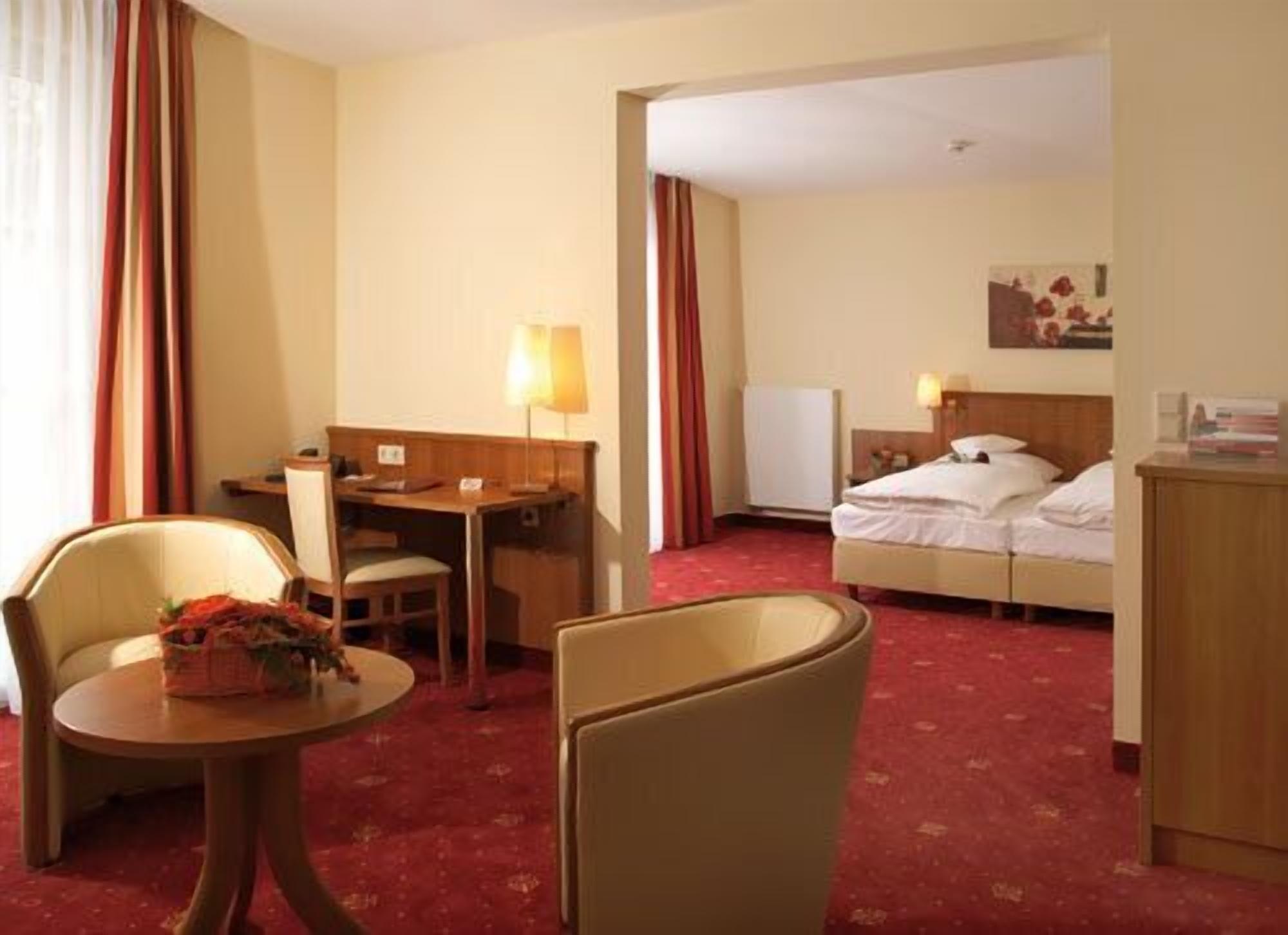 Waldhotel Nachtigall Paderborn Dış mekan fotoğraf